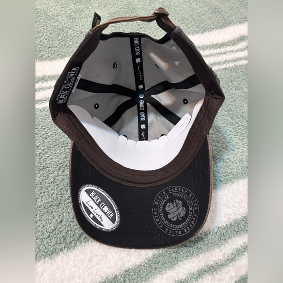 Black Clover Gray Hat - Picture 3 of 3